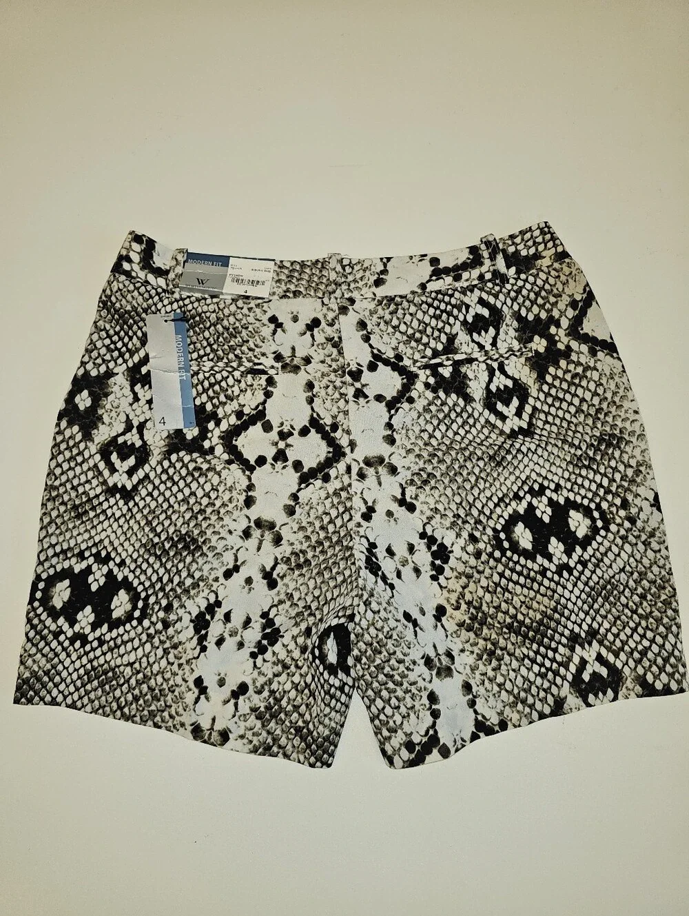 NWT | 4 | Worthington | Black White Snakeskin Print Tailored Bermuda Shorts